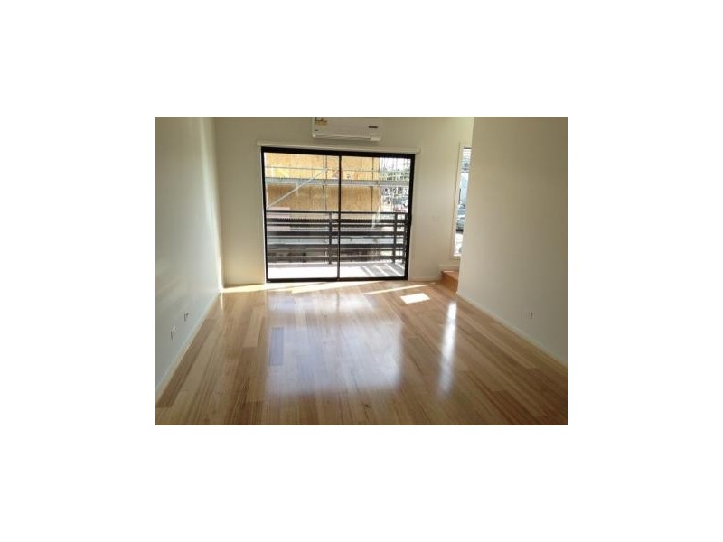14/6 Huckson st, Dandenong VIC 3175