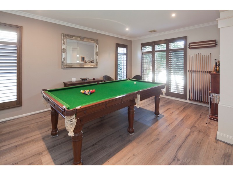 14 Lakeside Drive, Berwick VIC 3806