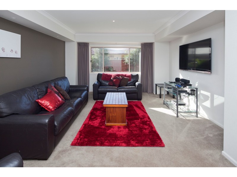 14 Lakeside Drive, Berwick VIC 3806