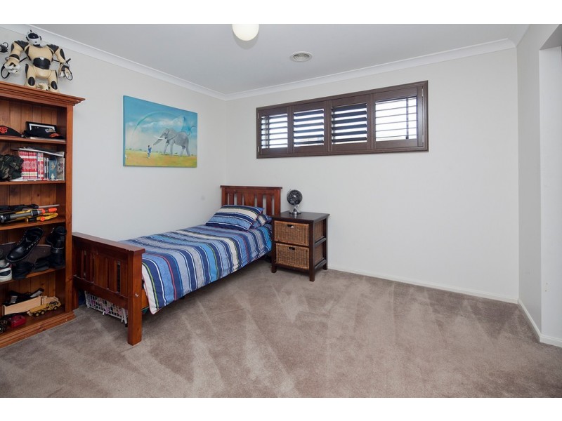 14 Lakeside Drive, Berwick VIC 3806
