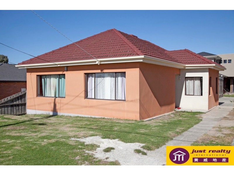 8 Burrows Ave, Dandenong VIC 3175