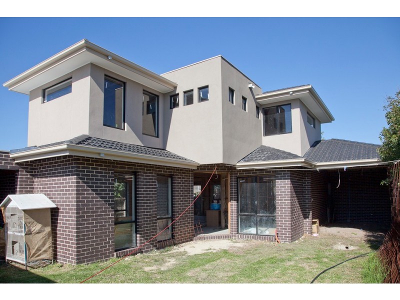 8 Burrows Ave, Dandenong VIC 3175