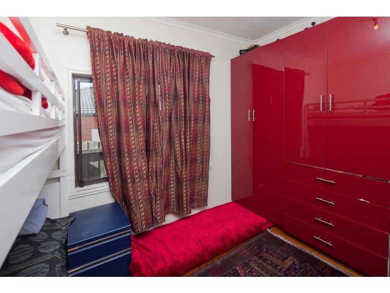 8 Burrows Ave, Dandenong VIC 3175