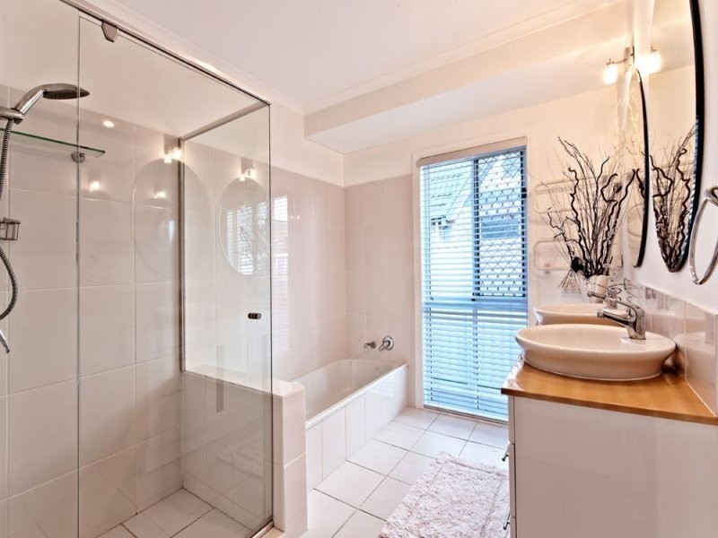 Broadbeach Waters QLD 4218