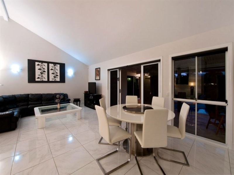 Broadbeach Waters QLD 4218