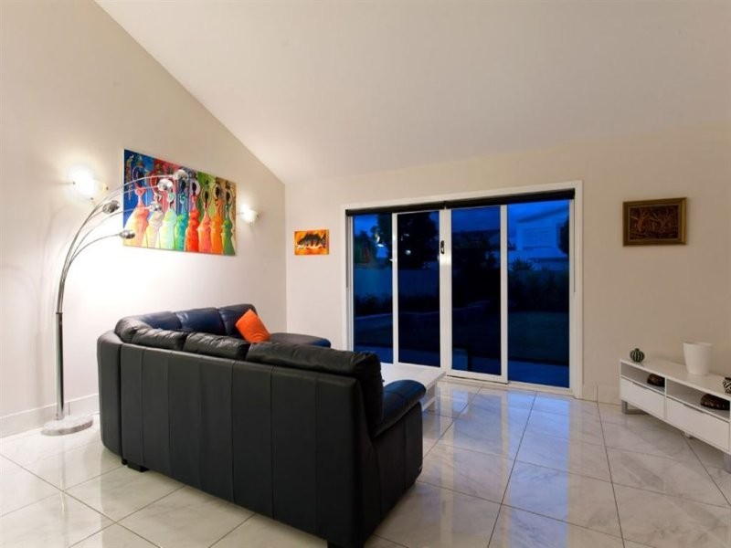 Broadbeach Waters QLD 4218