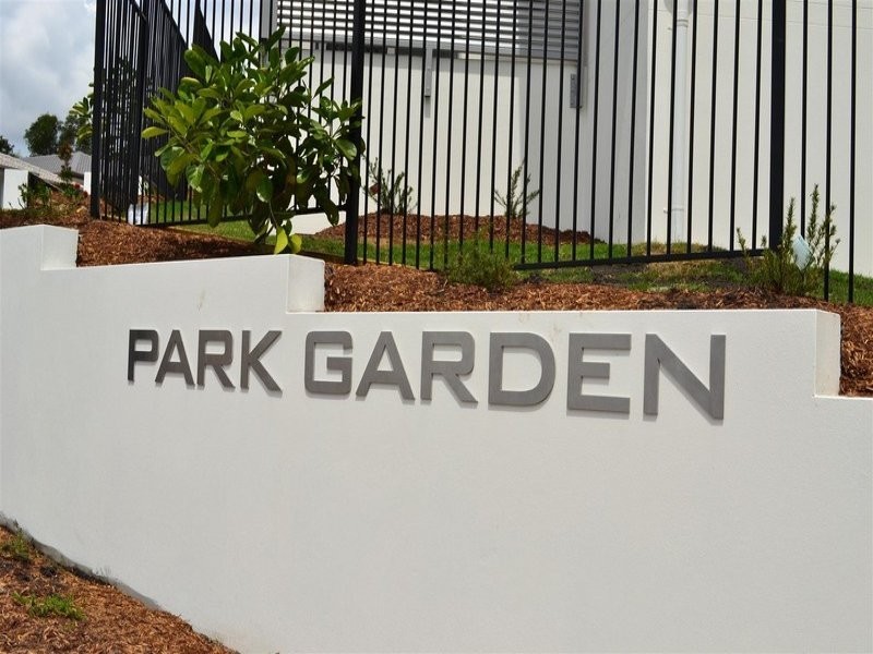 1 McAuley Crescent, Pacific Pines QLD 4211