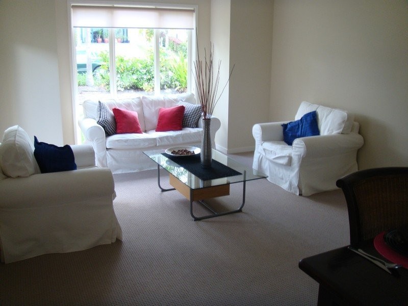 4 Twynam Mews, Pacific Pines QLD 4211