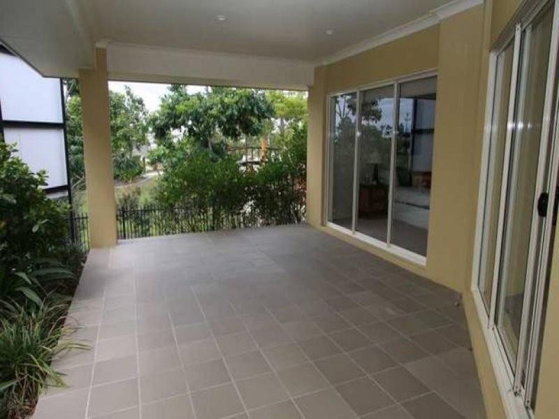 4 Twynam Mews, Pacific Pines QLD 4211