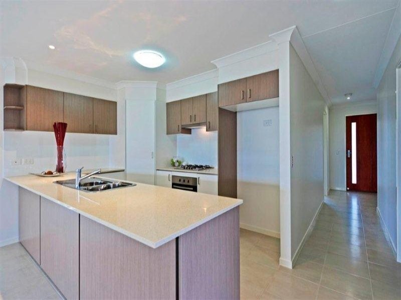 L Springwood Avenue, Pacific Pines QLD 4211