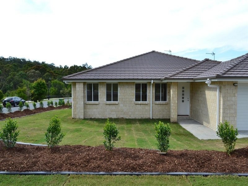 2/20 Aldgate Crescent, Pacific Pines QLD 4211