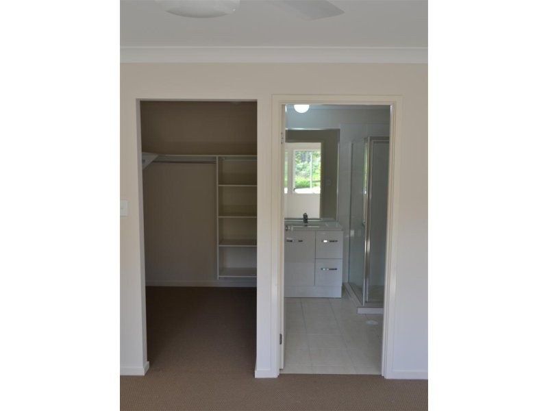 2/20 Aldgate Crescent, Pacific Pines QLD 4211