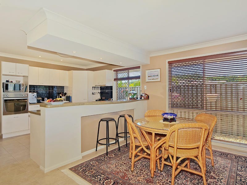 6 Springwood Avenue, Pacific Pines QLD 4211