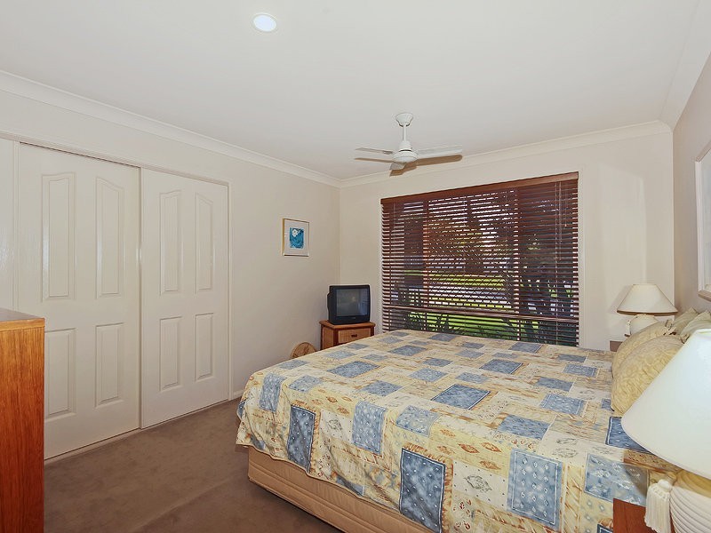 6 Springwood Avenue, Pacific Pines QLD 4211