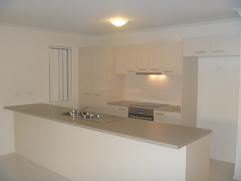 30 Rise Circuit, Pacific Pines QLD 4211