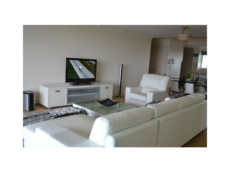 B9-3/75 Brighton Parade, Southport QLD 4215