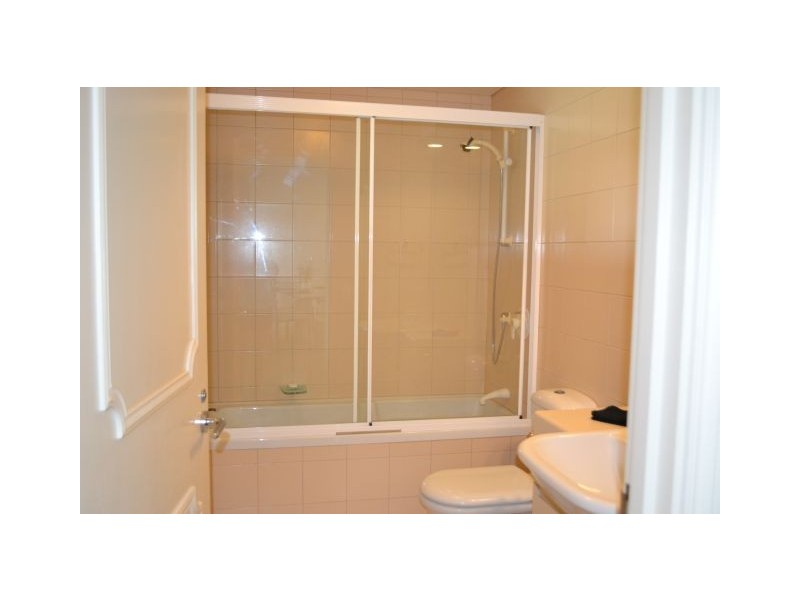 B9-3/75 Brighton Parade, Southport QLD 4215