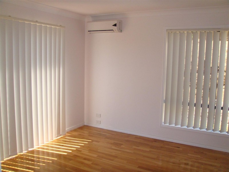 15 Chesterton Street, Pacific Pines QLD 4211