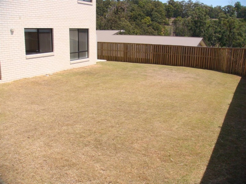 15 Chesterton Street, Pacific Pines QLD 4211