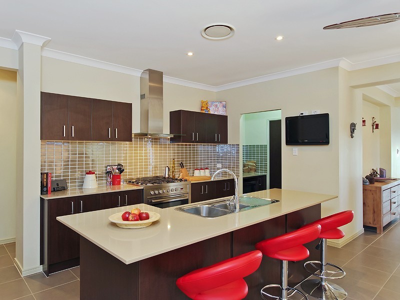 37 Homestead Circuit, Maudsland QLD 4210