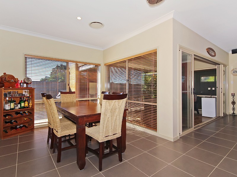 37 Homestead Circuit, Maudsland QLD 4210