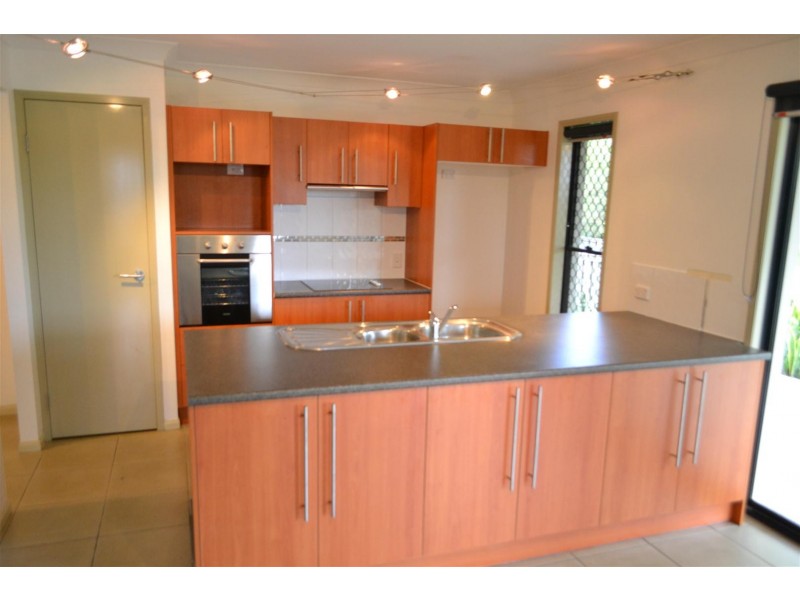 15 Gerard Street, Pacific Pines QLD 4211