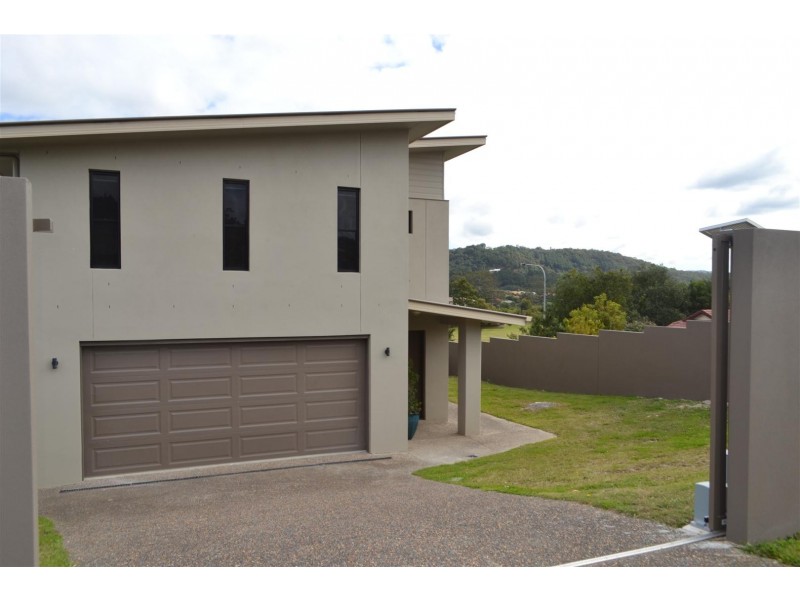 15 Gerard Street, Pacific Pines QLD 4211