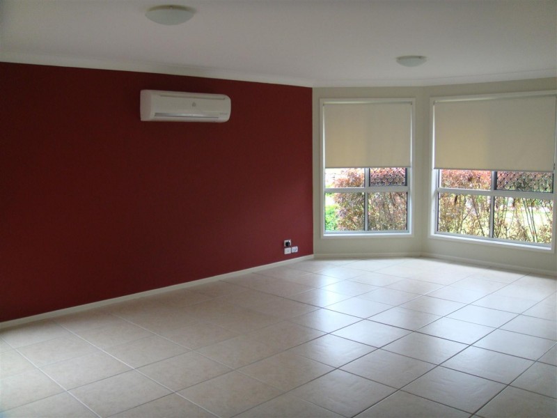 4 Lambert Street, Pacific Pines QLD 4211