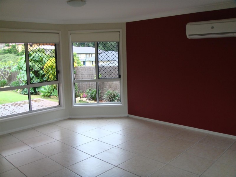 4 Lambert Street, Pacific Pines QLD 4211