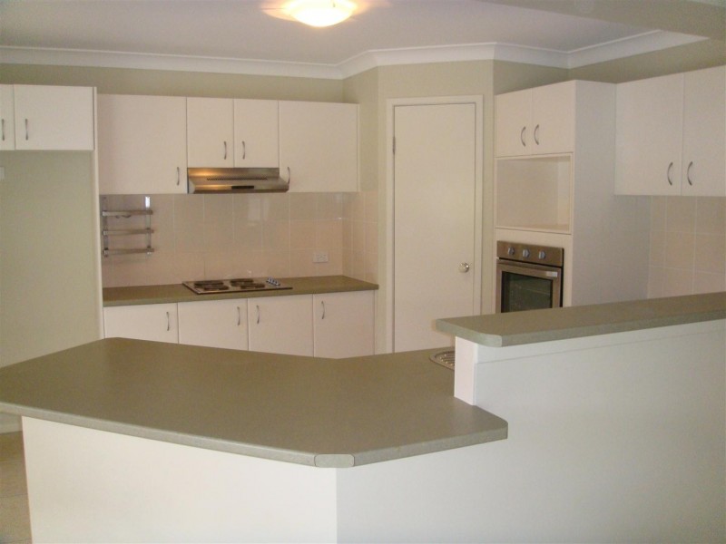 4 Lambert Street, Pacific Pines QLD 4211