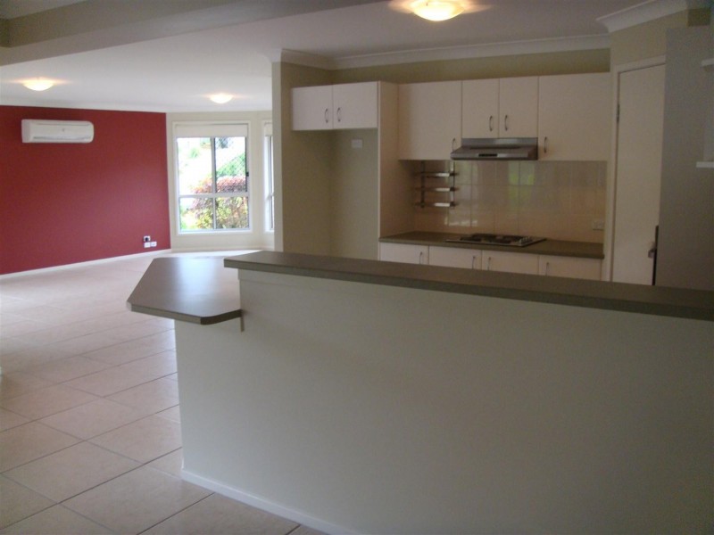 4 Lambert Street, Pacific Pines QLD 4211