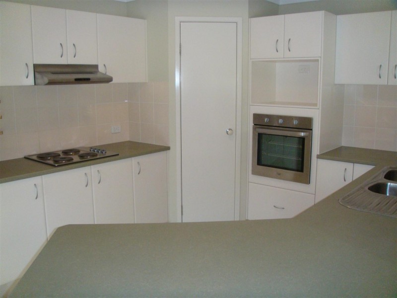 4 Lambert Street, Pacific Pines QLD 4211