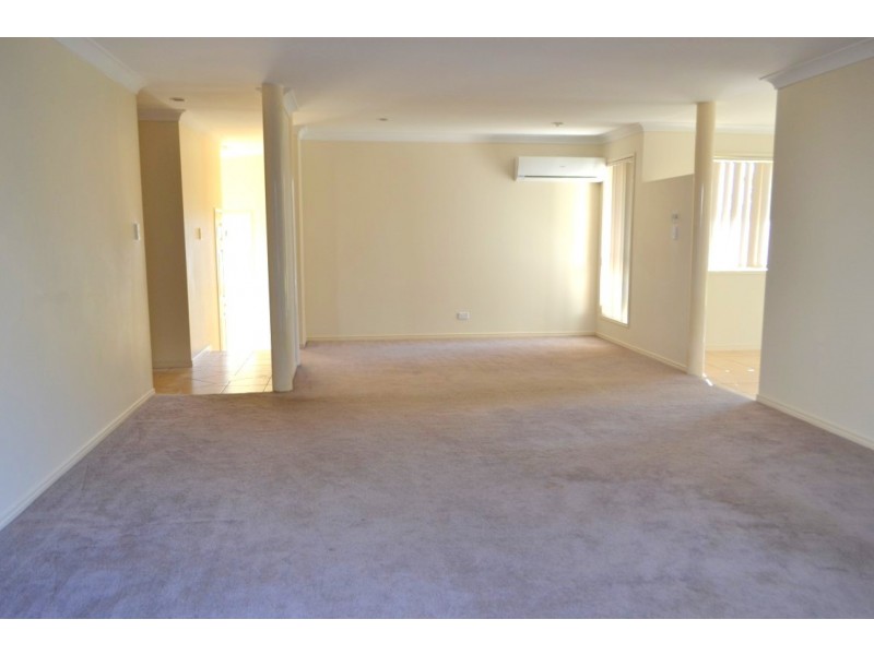 24 Maui Crescent, Oxenford QLD 4210