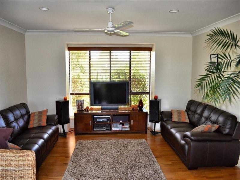 23 Midway Terrace, Pacific Pines QLD 4211