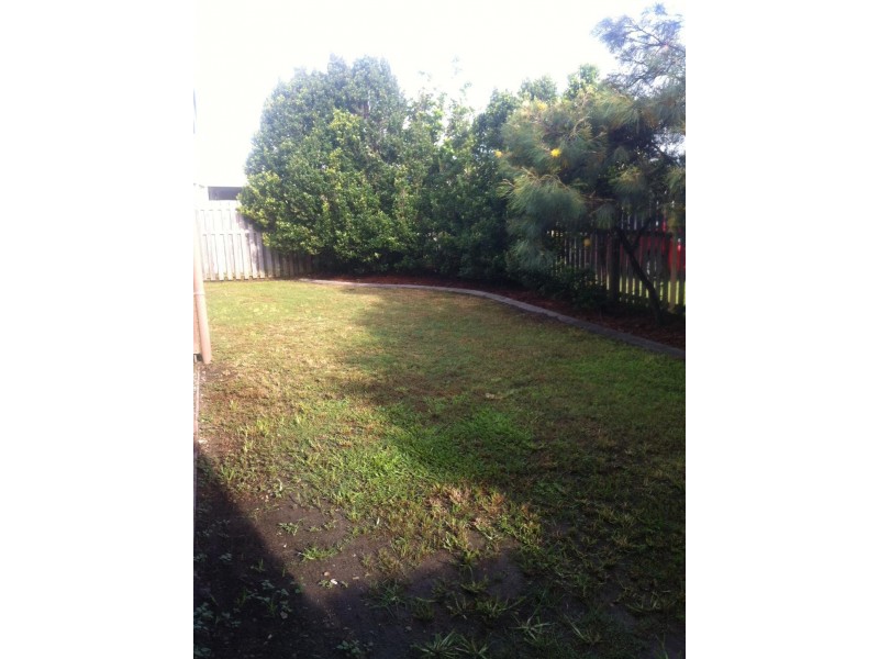 6 Ridgewood Close, Pacific Pines QLD 4211
