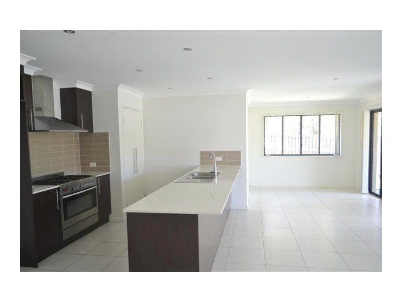 11 Seawind Drive, Coomera Waters QLD 4209