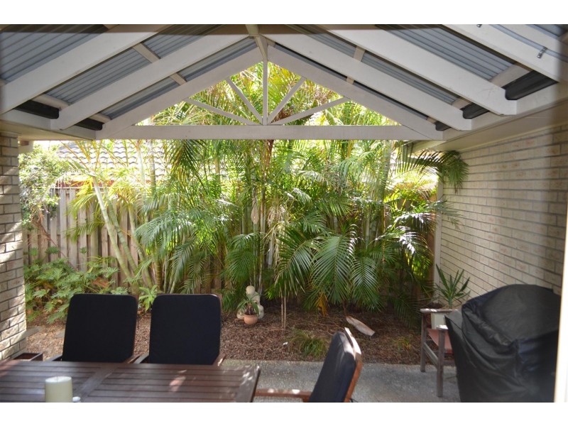 17 Sheffield Circuit, Pacific Pines QLD 4211