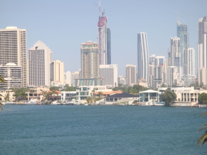 /75 Brighton Parade, Southport QLD 4215