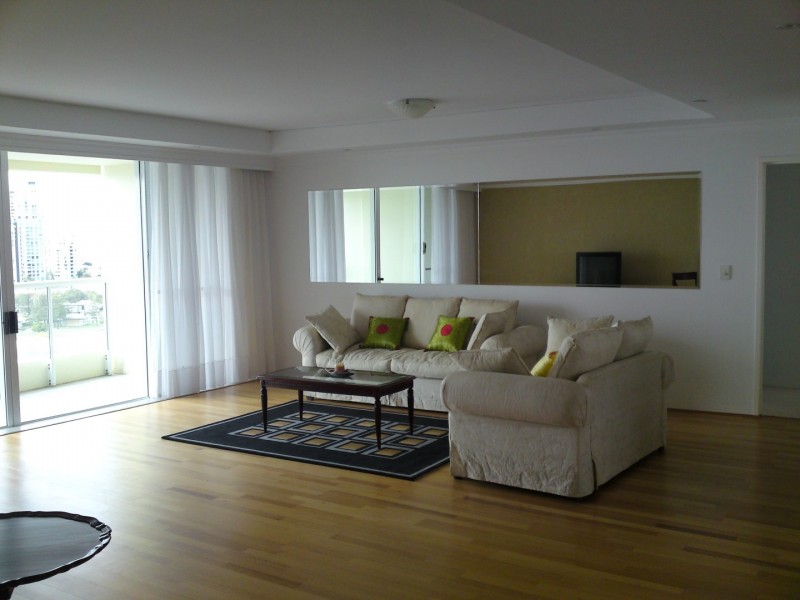 75 Brighton Parade, Southport QLD 4215