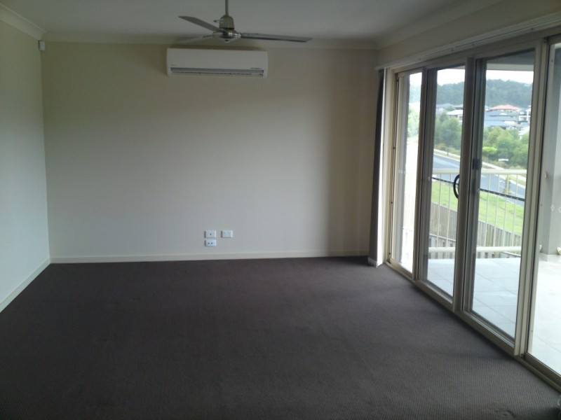 10 Chesterton Street, Pacific Pines QLD 4211