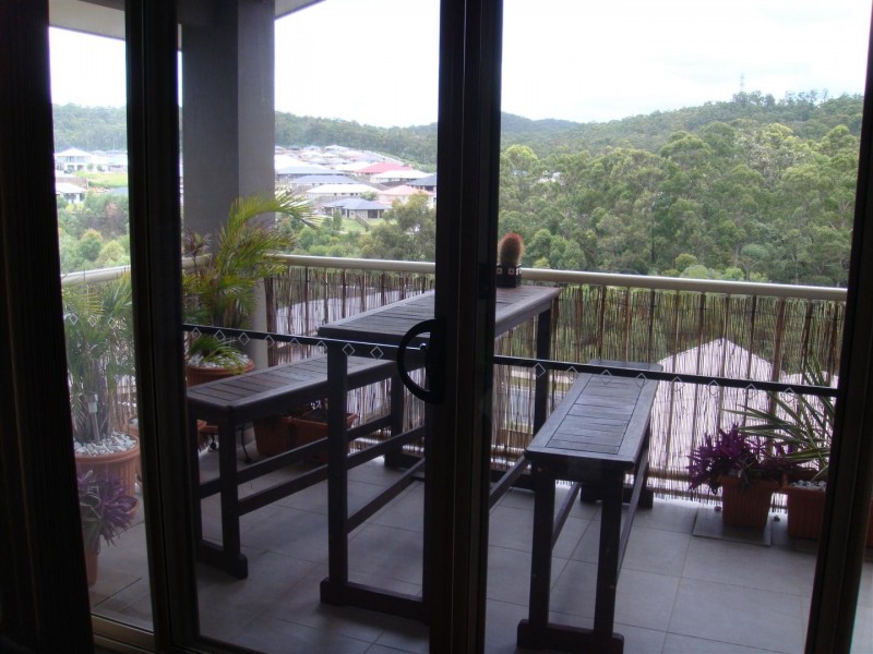 10 Chesterton Street, Pacific Pines QLD 4211