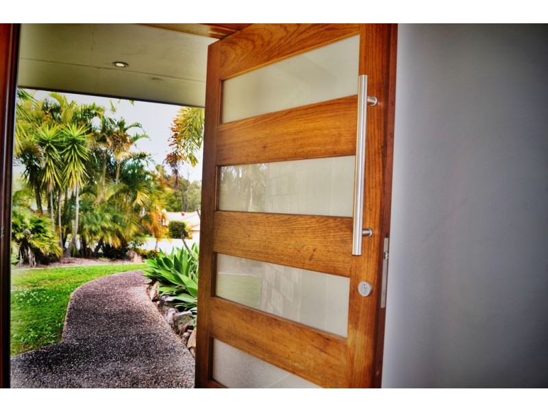 2 Emira Place, Pacific Pines QLD 4211