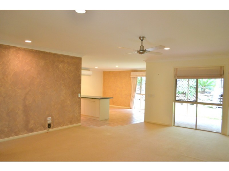 2 Emira Place, Pacific Pines QLD 4211