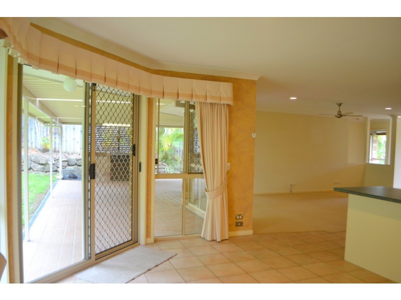 2 Emira Place, Pacific Pines QLD 4211