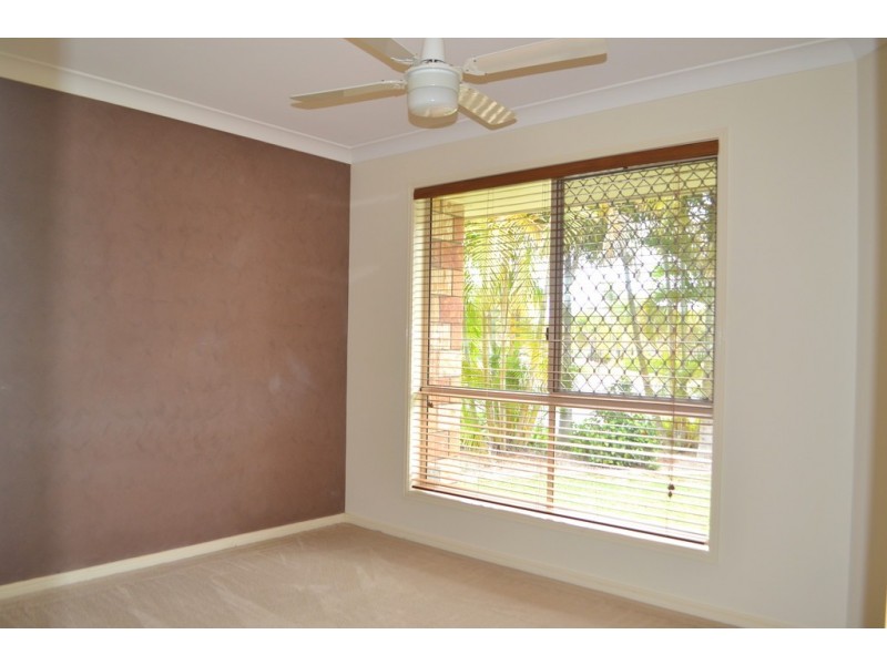 2 Emira Place, Pacific Pines QLD 4211