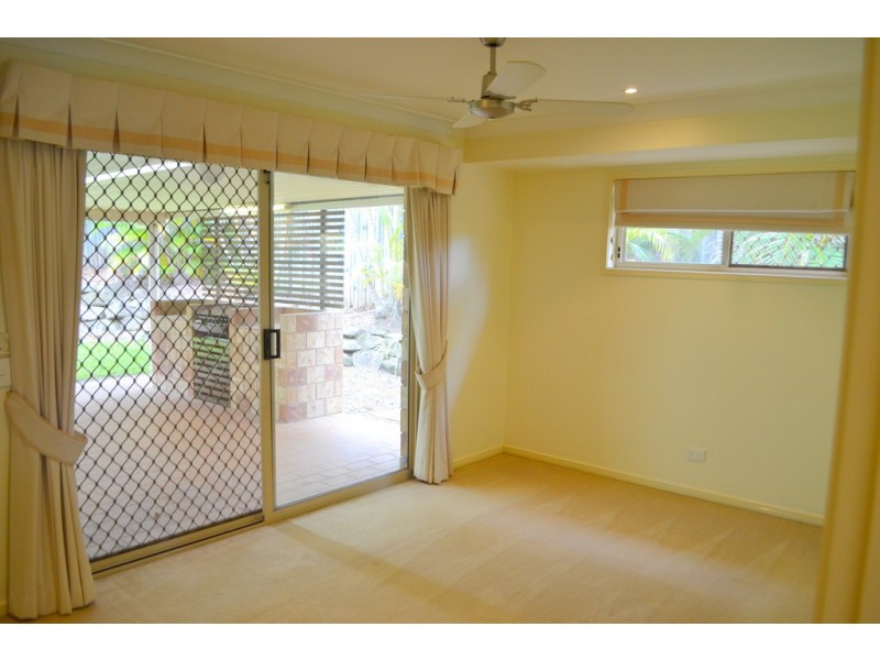 2 Emira Place, Pacific Pines QLD 4211
