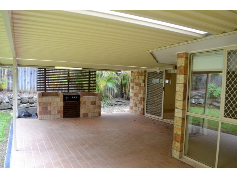 2 Emira Place, Pacific Pines QLD 4211