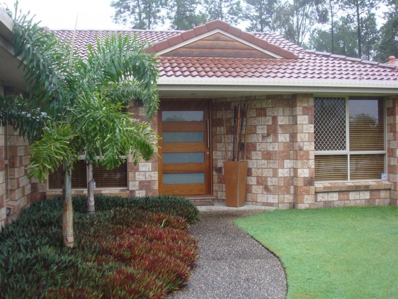 2 Emira Place, Pacific Pines QLD 4211