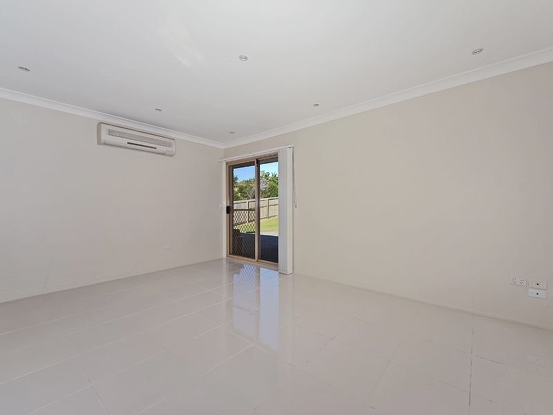 1 Clark Gable, Parkwood QLD 4214