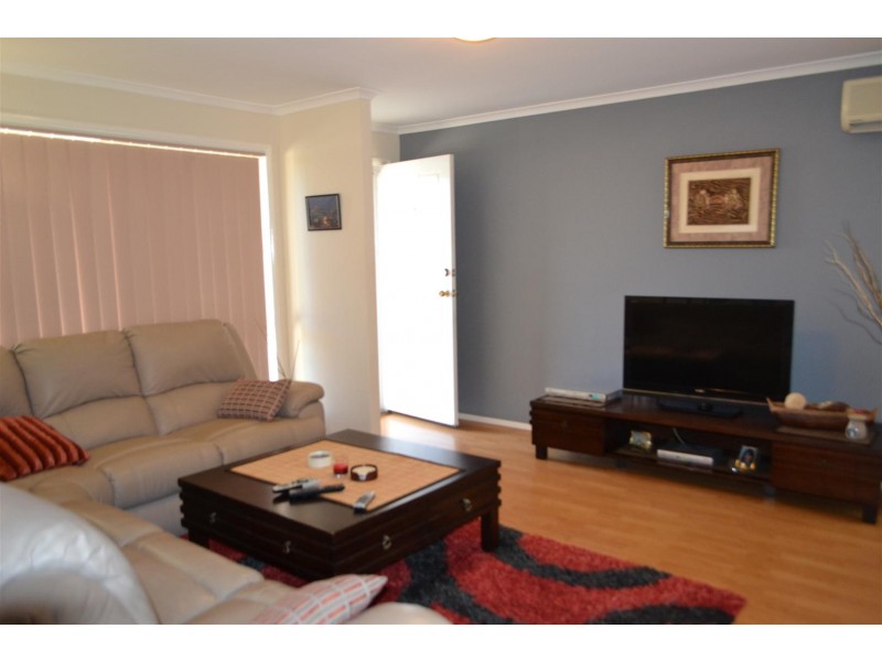 1/37 Broadway Drive, Oxenford QLD 4210